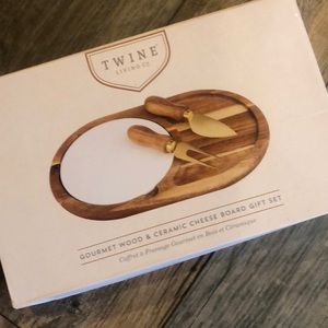 Twine living wood and ceramic cheese board. BNIB
